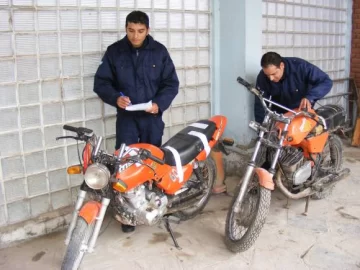 Detienen a un joven por una moto robada Detienen a un joven por una moto robada