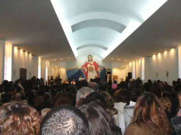 Rodeo: un templo a Santo Domingo con hogar de día Rodeo: un templo a Santo Domingo con hogar de día