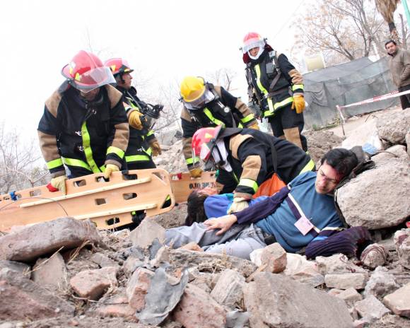 El simulacro que fue una enorme puesta en escena El simulacro que fue una enorme puesta en escena