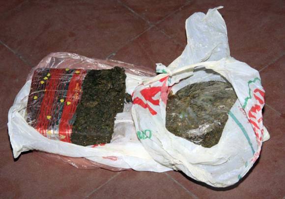 Hallan 1 kg. de droga Hallan 1 kg. de droga