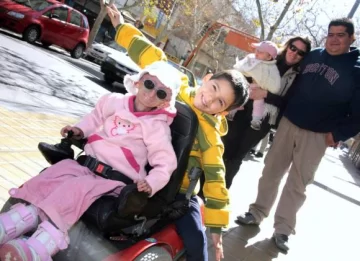 Milagros ríe y se aferra a la vida Milagros ríe y se aferra a la vida