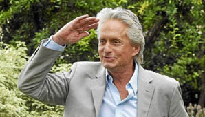 Michael Douglas tiene un tumor en la garganta Michael Douglas tiene un tumor en la garganta