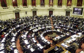 Arduo debate por el 82% móvil Arduo debate por el 82% móvil