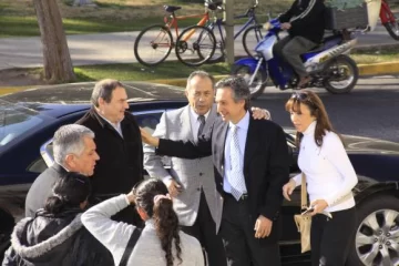 Adolfo Rodríguez Saá en San Juan: “no definí mi voto por Glaciares” Adolfo Rodríguez Saá en San Juan: “no definí mi voto por Glaciares”