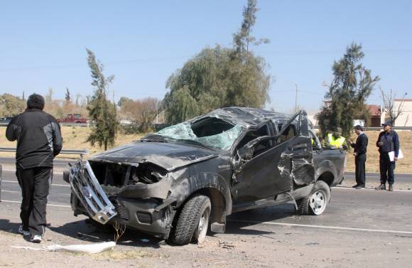 Por un perro, terminó a los tumbos en la Circunvalación Por un perro, terminó a los tumbos en la Circunvalación