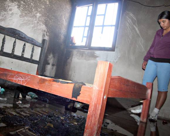 Incendio y un baleado en una pelea vecinal Incendio y un baleado en una pelea vecinal