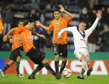 Banfield golpeó primero Banfield golpeó primero