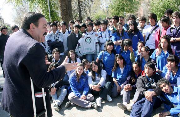 Por Malvinas, una tregua a una antigua disputa de adolescentes Por Malvinas, una tregua a una antigua disputa de adolescentes