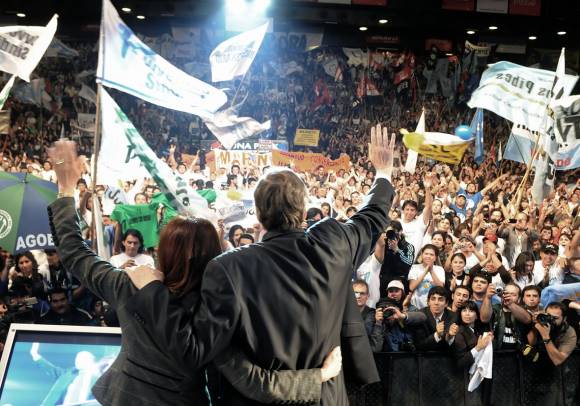 La sangre nueva copó el Luna Park para ver a Kirchner La sangre nueva copó el Luna Park para ver a Kirchner