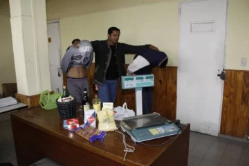 Roban un comercio, caen Roban un comercio, caen