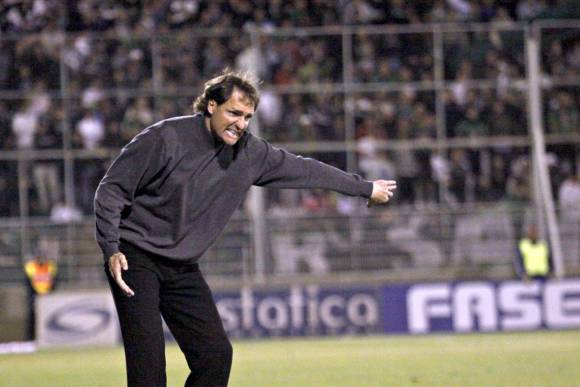 “A veces sirven estos golpes” “A veces sirven estos golpes”