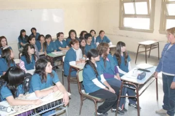 Estudiantina: la suspendieron y hay resistencia Estudiantina: la suspendieron y hay resistencia