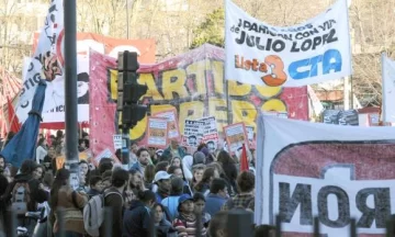 Duros reclamos a 4 años sin López Duros reclamos a 4 años sin López