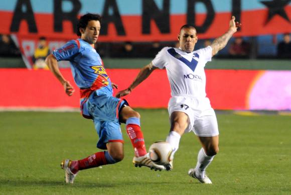 Vélez y Arsenal igualaron sin goles en Sarandí Vélez y Arsenal igualaron sin goles en Sarandí