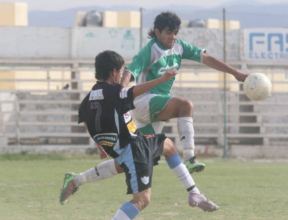 Por un “Chueco” Por un “Chueco”