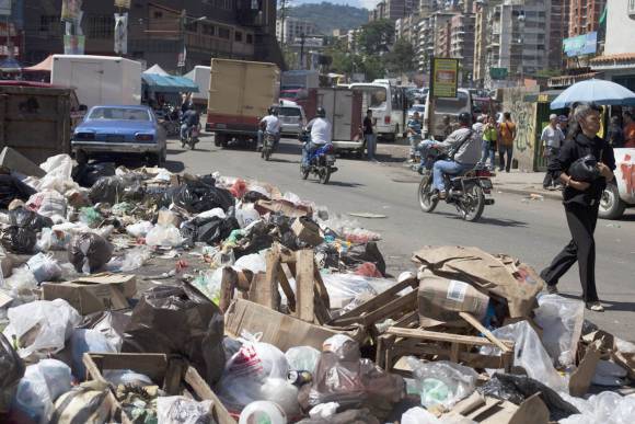 Inflación e inseguridad, el talón de Aquiles de Chávez Inflación e inseguridad, el talón de Aquiles de Chávez