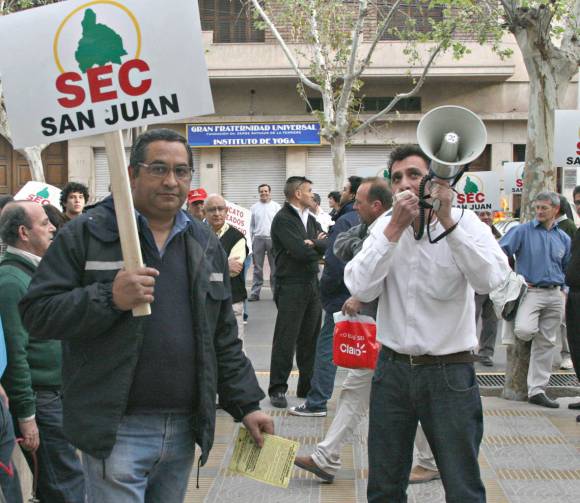 Los super abrirán en el feriado del domingo Los super abrirán en el feriado del domingo