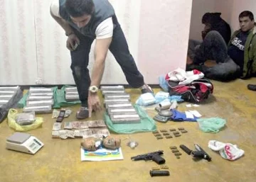 Cae un jefe policial por un hallazgo récord de droga Cae un jefe policial por un hallazgo récord de droga