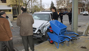 Violento accidente entre un camión y una 4×4 en un cruce difícil Violento accidente entre un camión y una 4×4 en un cruce difícil