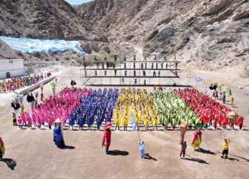 Un arcoiris y un ajedrez para buscar el sueño de San Martín Un arcoiris y un ajedrez para buscar el sueño de San Martín