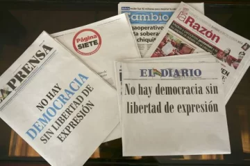 Evo promulgó una ley resistida por la prensa Evo promulgó una ley resistida por la prensa