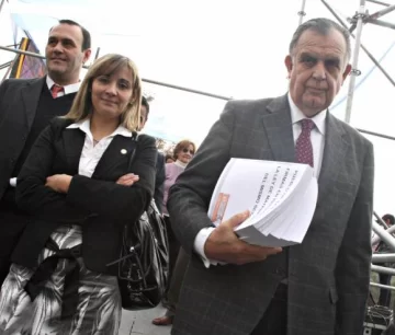 César Gioja mete presión: dice que vota el 82% móvil César Gioja mete presión: dice que vota el 82% móvil