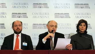 Ecuador: enérgico repudio de la UNASUR al fallido golpe Ecuador: enérgico repudio de la UNASUR al fallido golpe