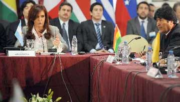 Cancilleres de UNASUR a Quito: fuerte respaldo a Correa Cancilleres de UNASUR a Quito: fuerte respaldo a Correa