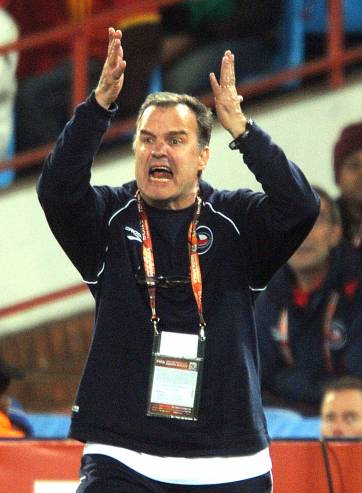 Si Segovia gana, Bielsa renunciará Si Segovia gana, Bielsa renunciará