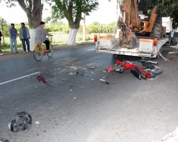 Un motociclista muerto al estrellarse con un carretón Un motociclista muerto al estrellarse con un carretón