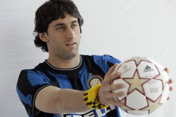 Al Schalke le interesa Milito Al Schalke le interesa Milito