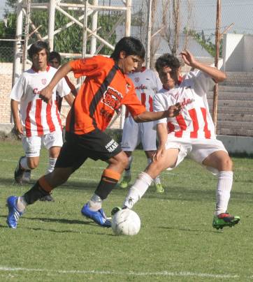 Mano a mano por el ascenso Mano a mano por el ascenso