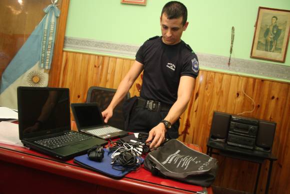 Recuperan dos computadoras Recuperan dos computadoras