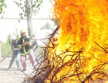 Bomberos que prenden fuego Bomberos que prenden fuego