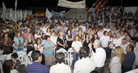 Para Gioja, Kirchner es el modelo del militante Para Gioja, Kirchner es el modelo del militante