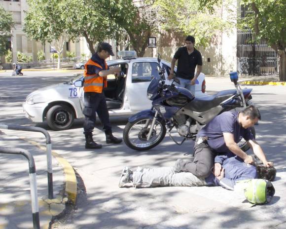 Una persecución por media ciudad con 2 “motochorros” Una persecución por media ciudad con 2 “motochorros”