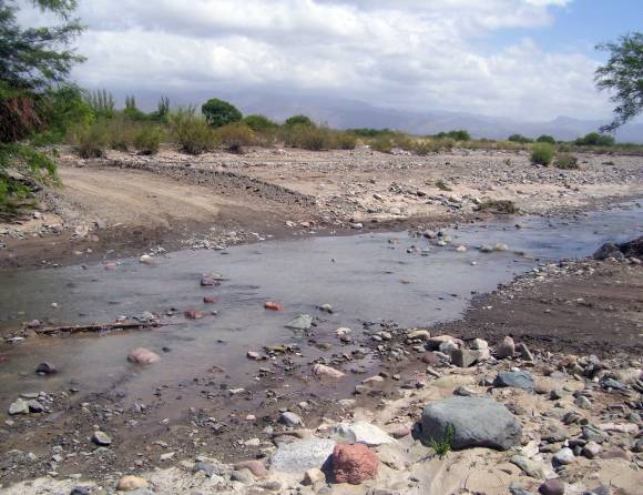 Un pueblo de Jáchal que se queda aislado por crecidas Un pueblo de Jáchal que se queda aislado por crecidas