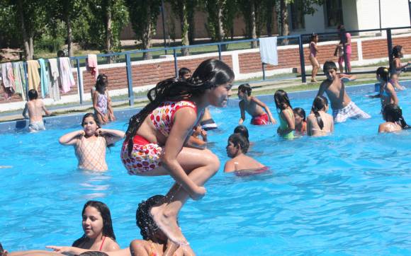 Tironeos entre Rawson y Gobierno por las colonias Tironeos entre Rawson y Gobierno por las colonias