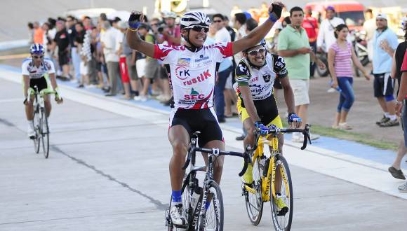 El chaqueño Juárez se quedó con todo El chaqueño Juárez se quedó con todo