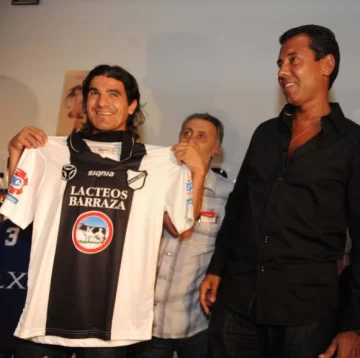 El “Burrito” firmó en All Boys El “Burrito” firmó en All Boys