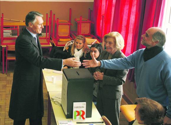 Cavaco ganó en Portugal con histórica abstención Cavaco ganó en Portugal con histórica abstención