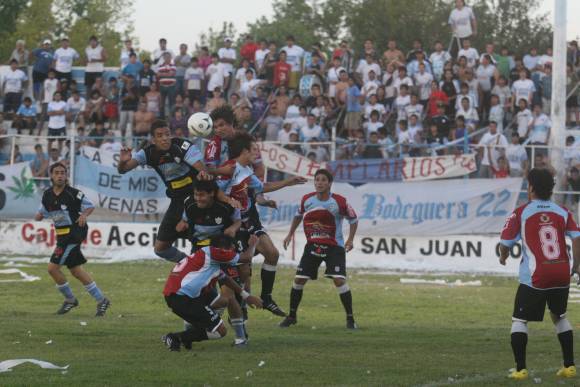 Con los juveniles supo controlar la situación Con los juveniles supo controlar la situación