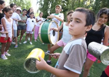 De las piletas a la murga De las piletas a la murga