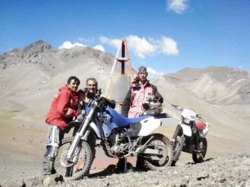 Los Andes, en dos ruedas Los Andes, en dos ruedas