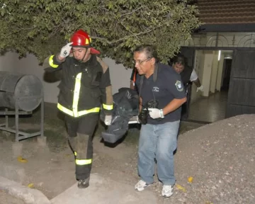 Fuego mortal: dicen que las víctimas estaban encerradas Fuego mortal: dicen que las víctimas estaban encerradas