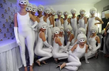 El show de las chicas empezó en el camarín El show de las chicas empezó en el camarín