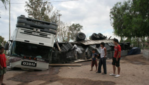 Un tren embistió a un camión en 25 de Mayo Un tren embistió a un camión en 25 de Mayo