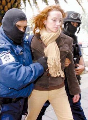 Una prisionera que le quita el sueño a Francia y México Una prisionera que le quita el sueño a Francia y México