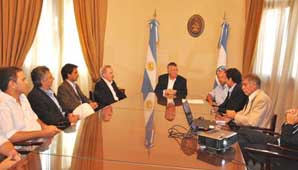 El gobernador se reunió con miembros de “Wines of Argentina” El gobernador se reunió con miembros de “Wines of Argentina”
