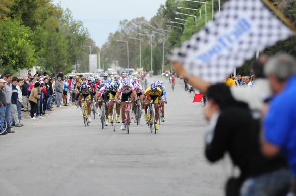 El salteño Javier Salas ganó la primera etapa del Giro del Sol El salteño Javier Salas ganó la primera etapa del Giro del Sol